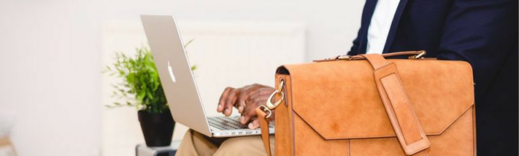 Supervisor checking the status of other supervisors in the company using Fingercheck's new data column.