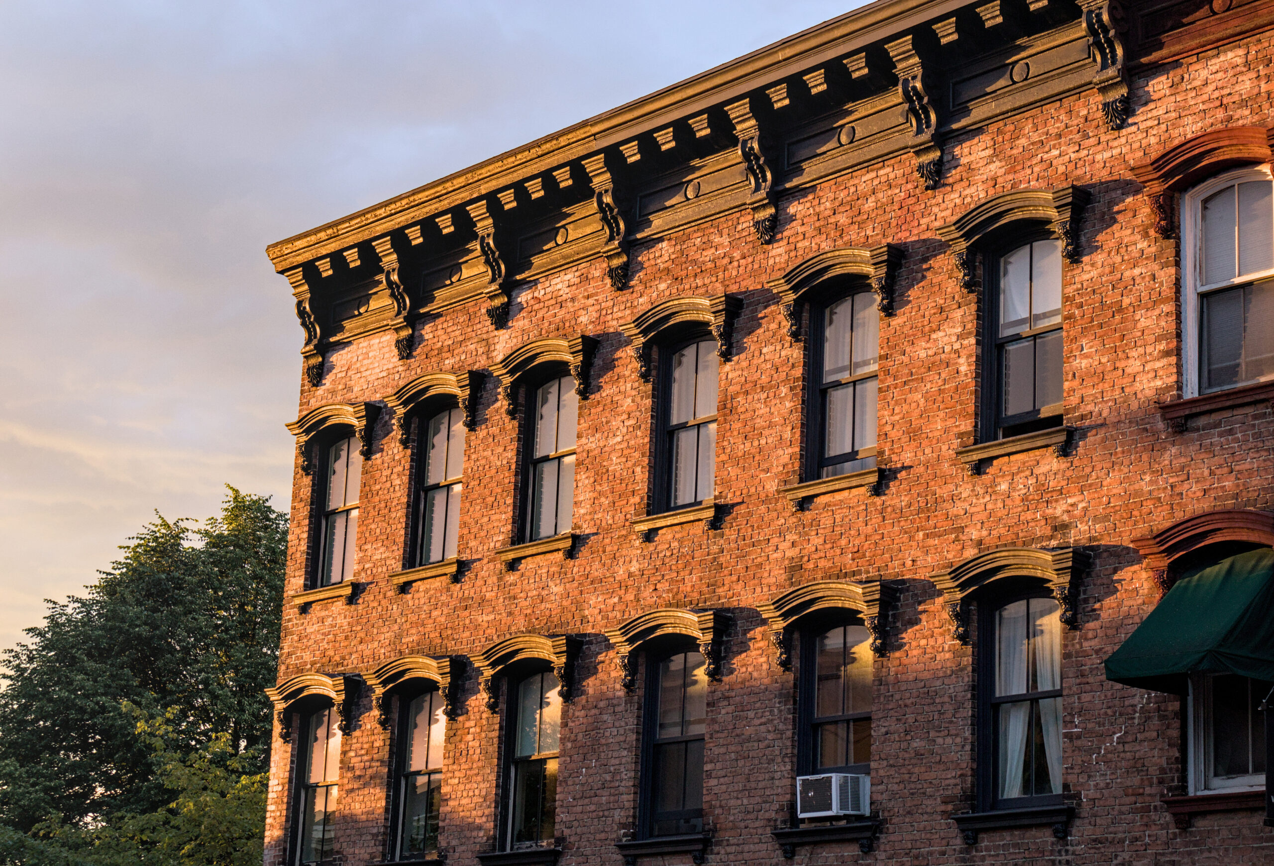 How Forestdale Apartments cut overtime costs 10% and saved up to $10,000 a year with Fingercheck